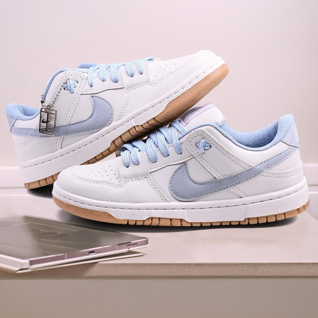 Nike branco e azul